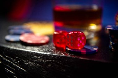 paijitu Boom City live blackjack table on mobile phone screen