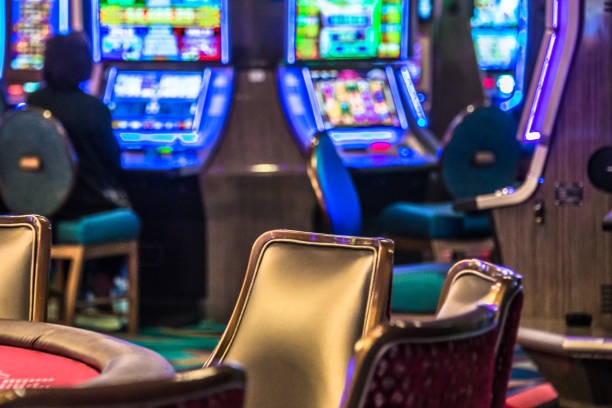 Sic Bo betting table layout showing Big, Small, Total, Pair and Triple bet areas with payout rates displayed